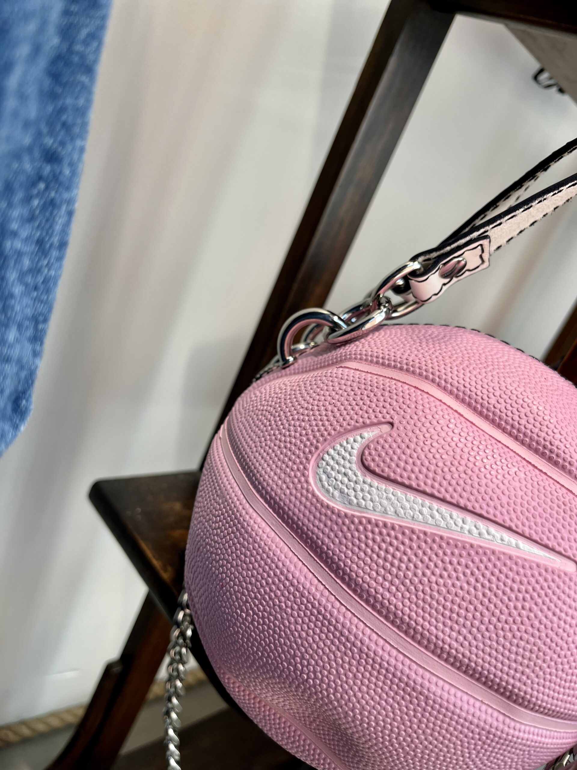 Borsa Nike palla basket Skills rielaborato rosa e bianca – aldieci